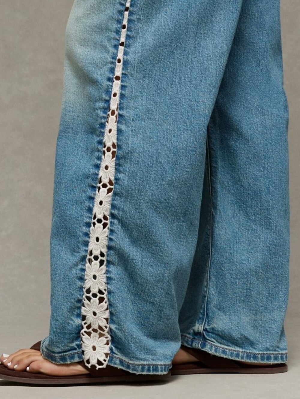 AE DREAMY DRAPE ULTRA WIDE LEG Low Rise Lace Crochet Jeans NEW MSRP $84.95 Sz000 - Picture 1 of 16